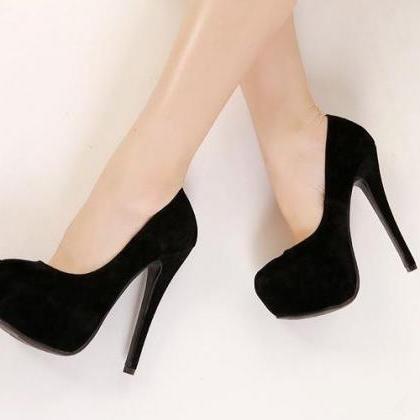 black stilettos round toe
